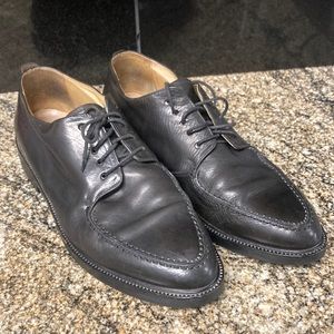 Kenneth Cole black leather dress shoes